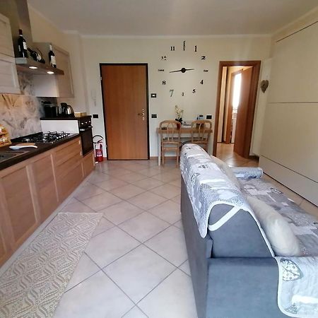 Apartamento La Casa Di Sara In Valsassina Introbio Exterior foto